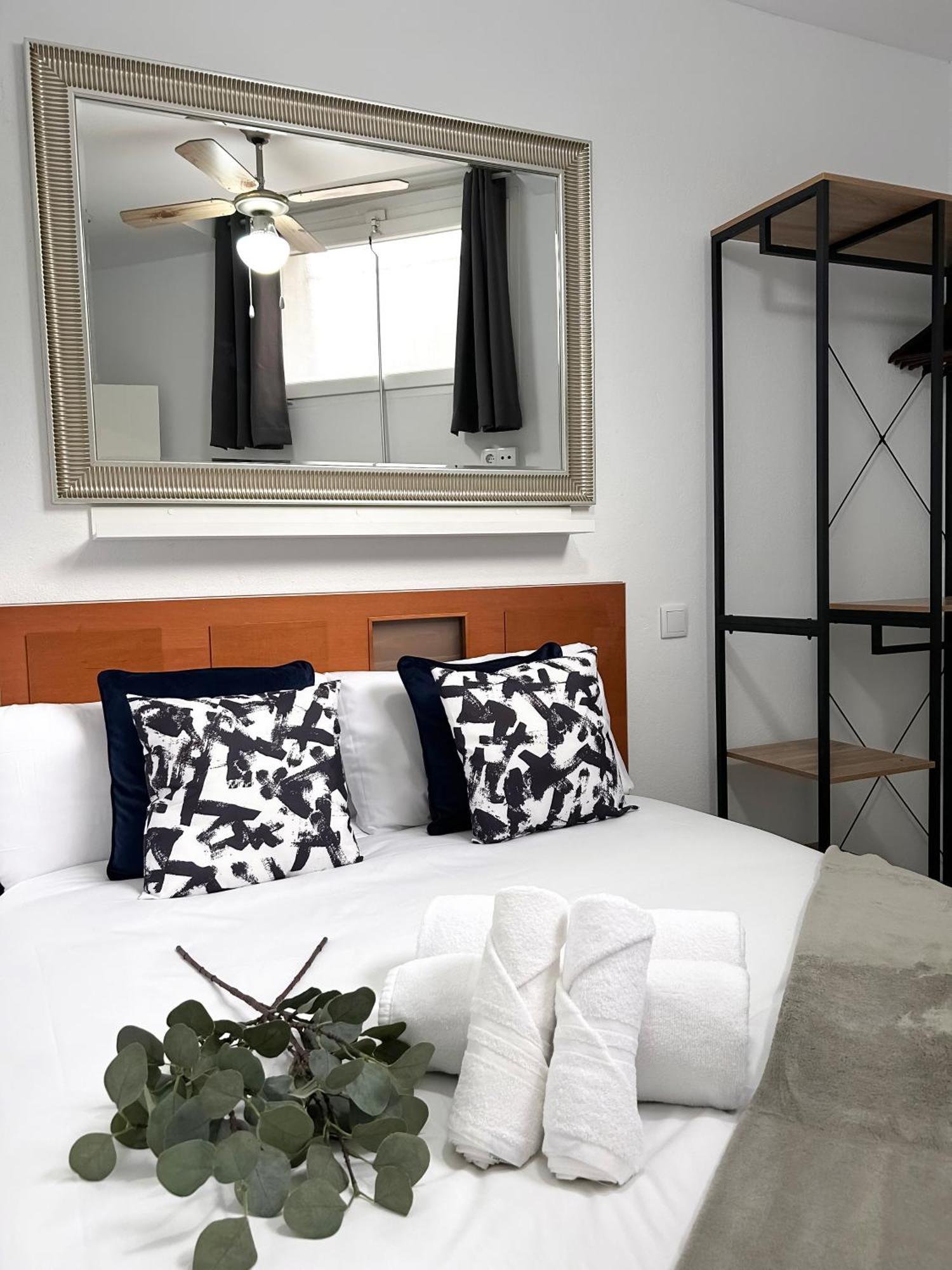 Charming Rio Manzanares Appartement Madrid Buitenkant foto